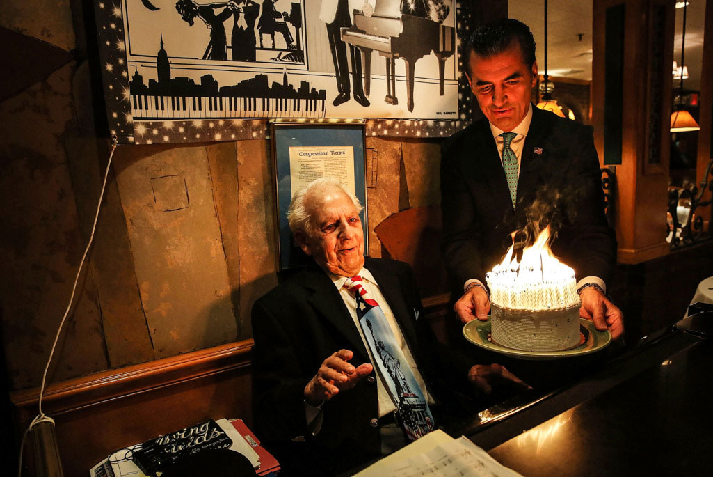 Long Running Lounge Act In New York City Celebrates His 98th Birthday