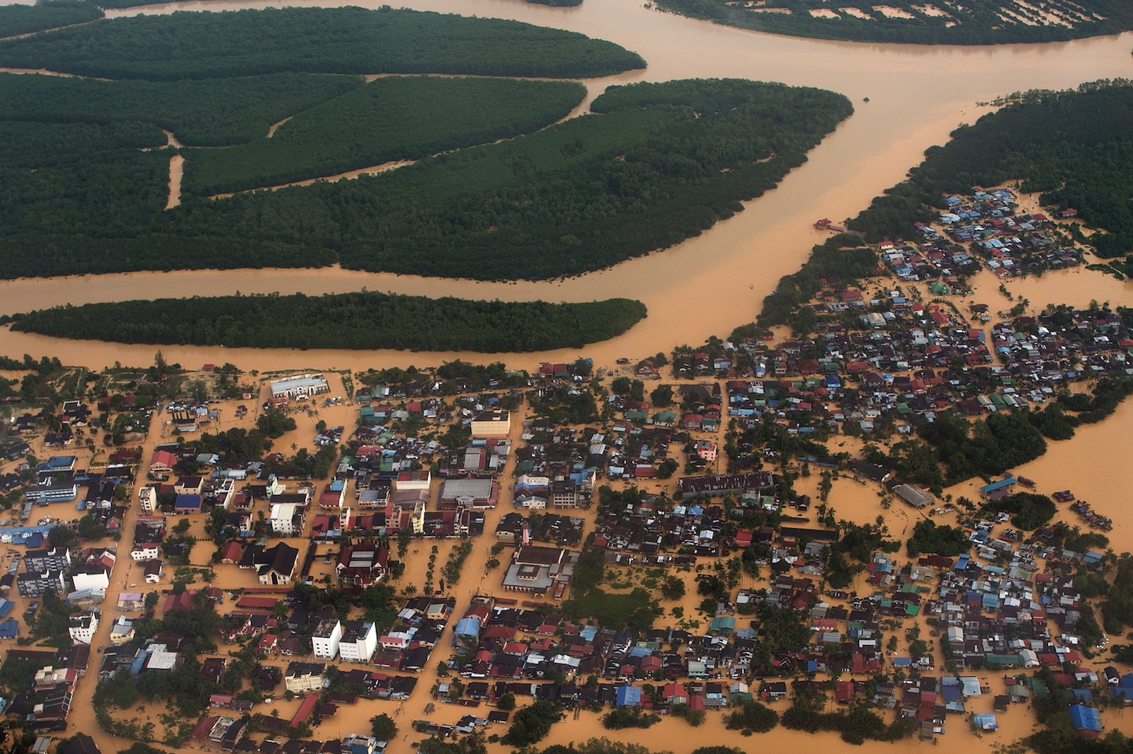 Nine Evacuated Due To Flash Floods Near Segamat In Johor Malaysia Malay Mail