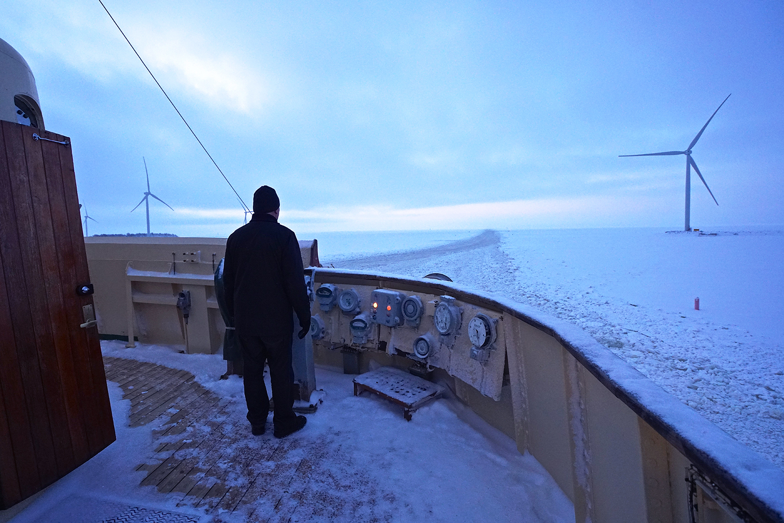 The forward view of the ice channel from the bridge of the icebreaker 'Sampo'.