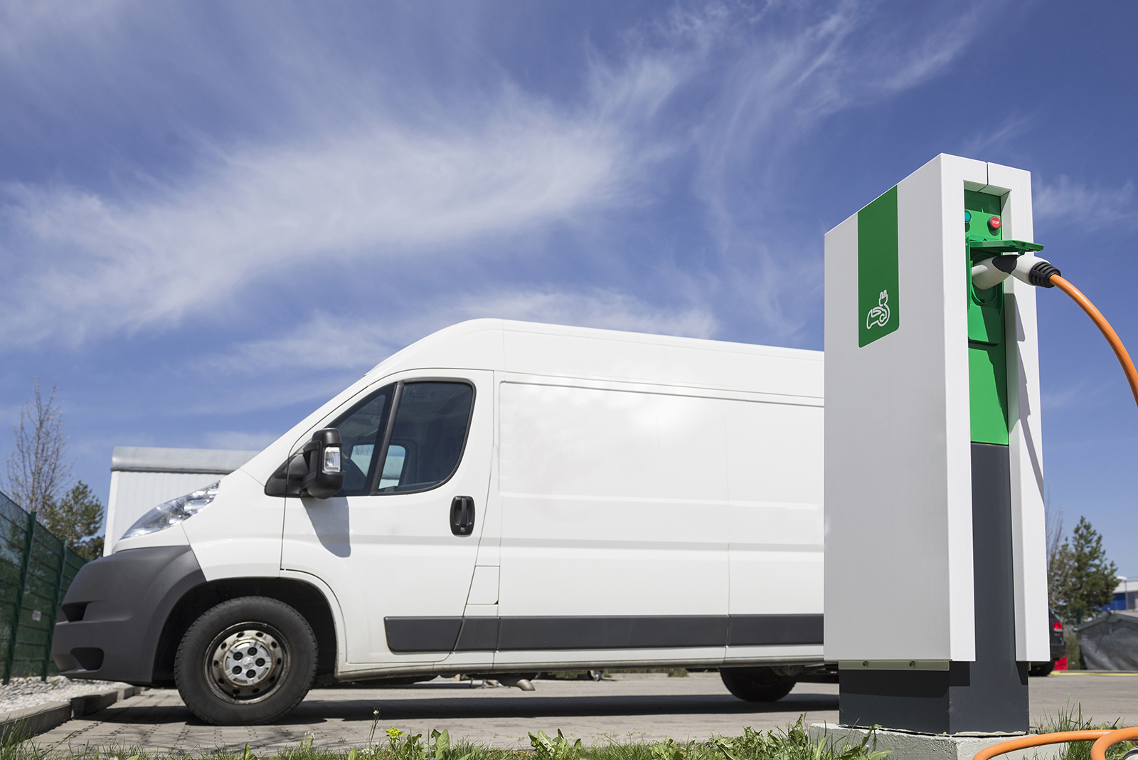 Electric vehicle charging station